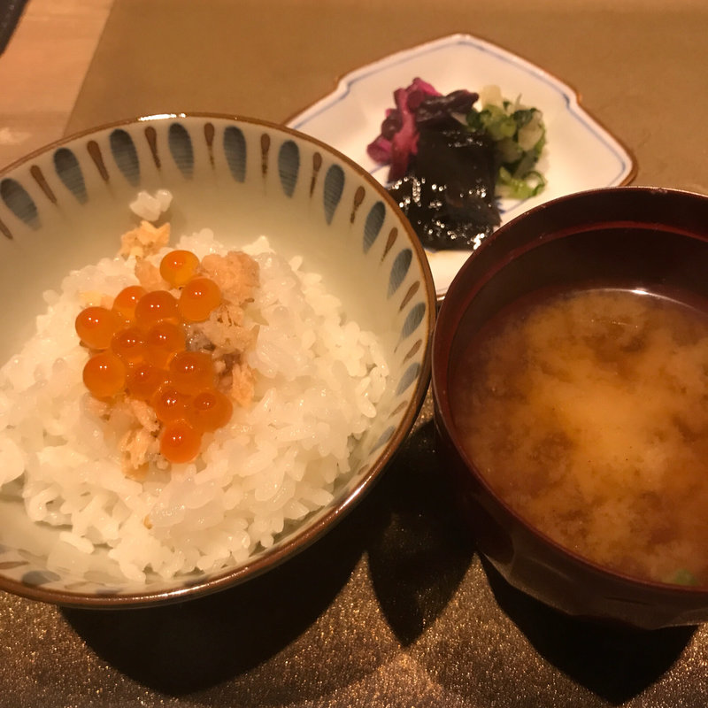 鮭とイクラご飯(割烹 さいお)
