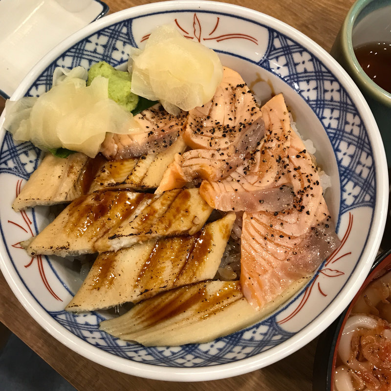 サーモンと穴子の炙り丼(磯丸水産 赤坂見附店)