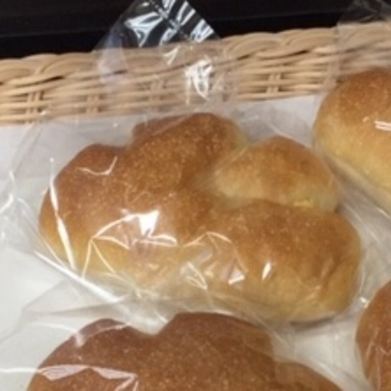 クリームパン(Factory Bakery Akoan（ファクトリーベーカリーあこ庵）)