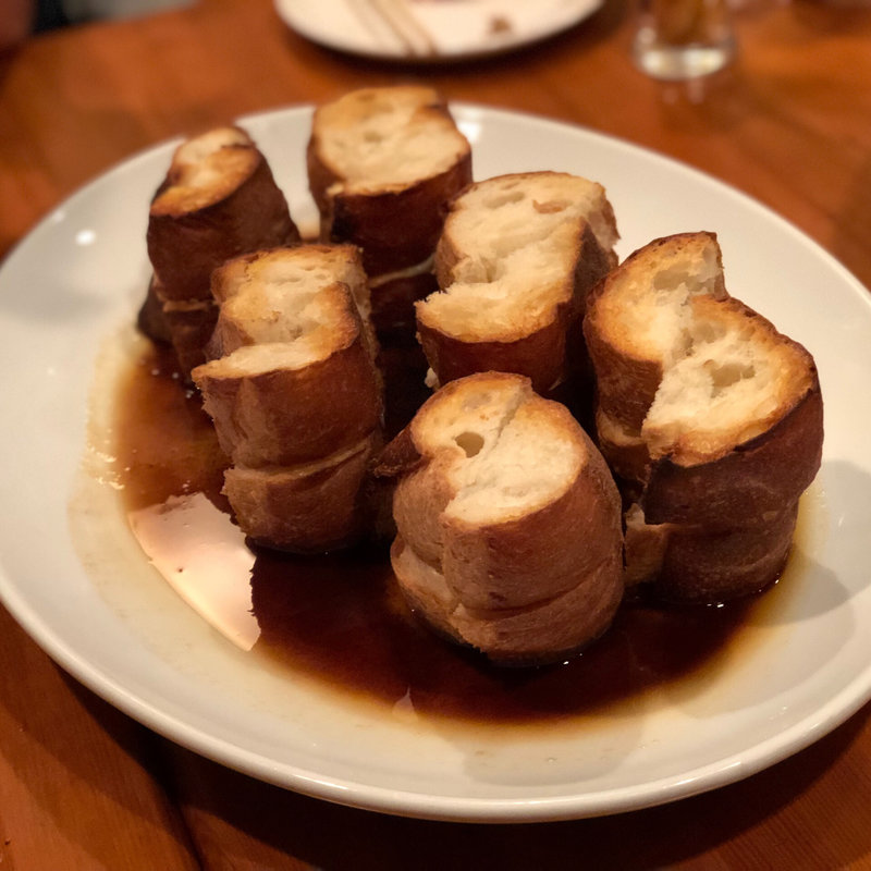 フランスパンのチーズはさみ バター醤油ソース(葡萄屋ビヤホール )