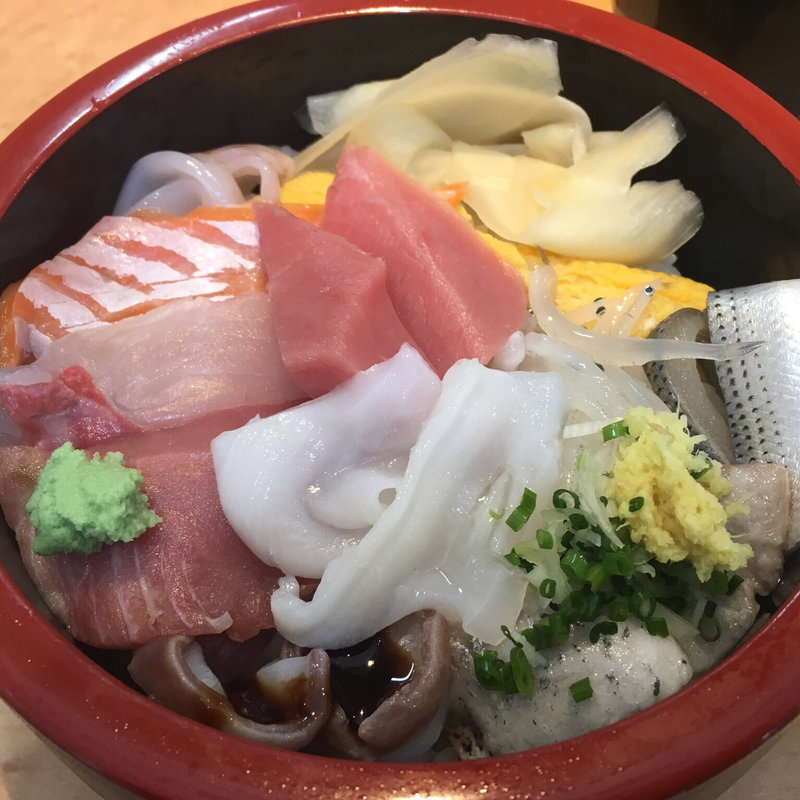 特得海鮮ちらし(寿司ダイニング すすむ)