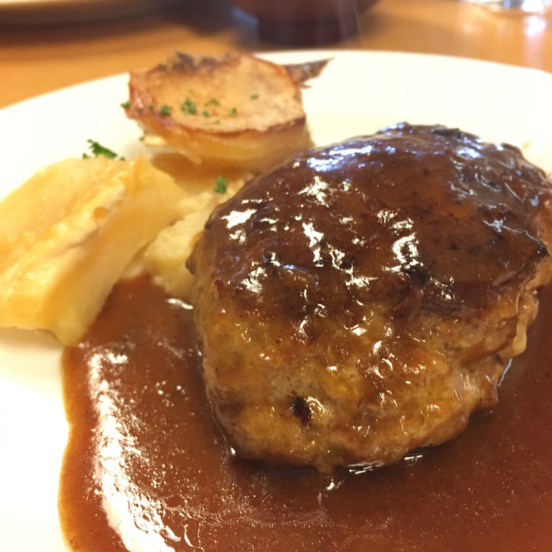 黒毛和牛のハンバーグ(洋食 UCHOUTEN)
