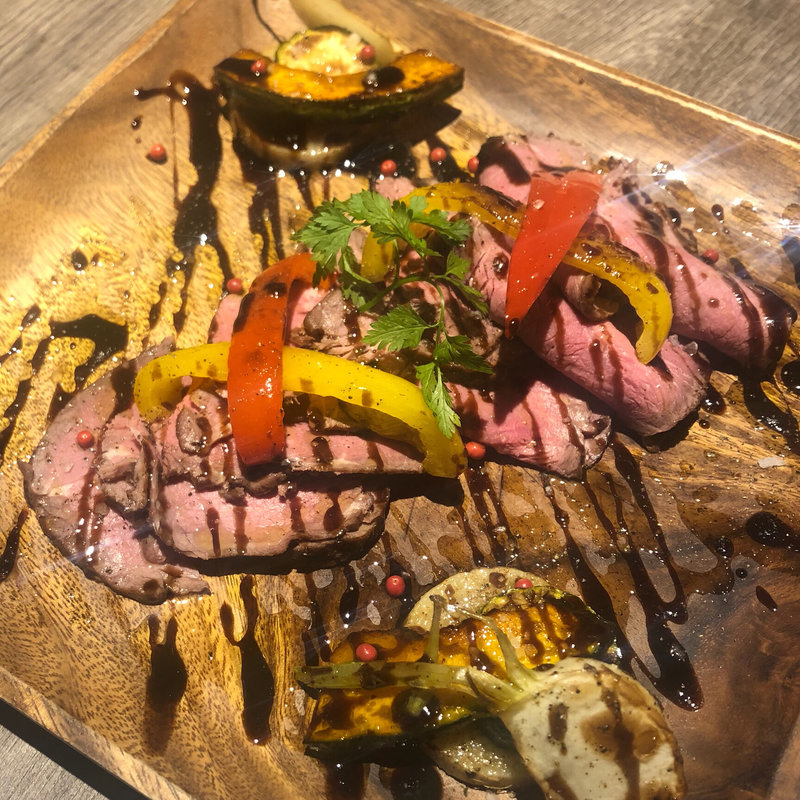 ローストビーフグリル野菜添え(W shinjuku 新宿TSUTAYA BOOK APARTMENT店)