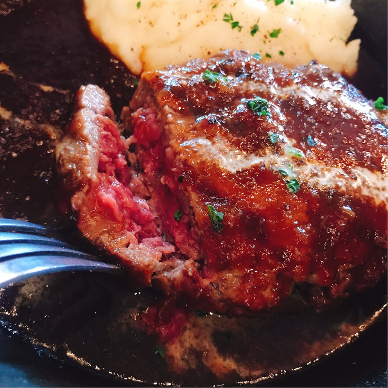 ハンバーグプレート マッシュポテト添え(Meat&Bakery TAVERN （タバーン）)