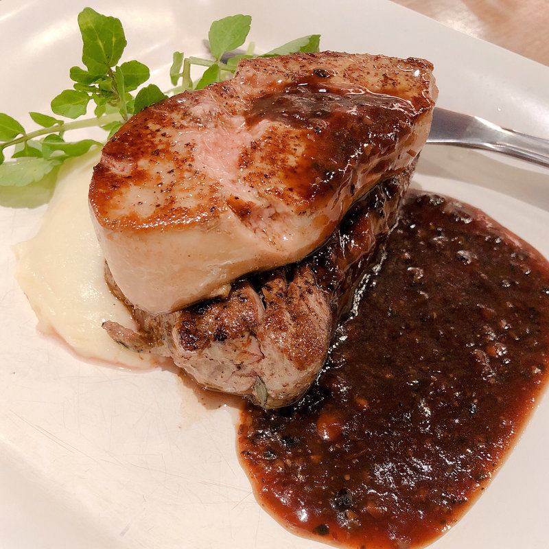 牛フィレ肉とフォアグラのソテー ロッシーニ風