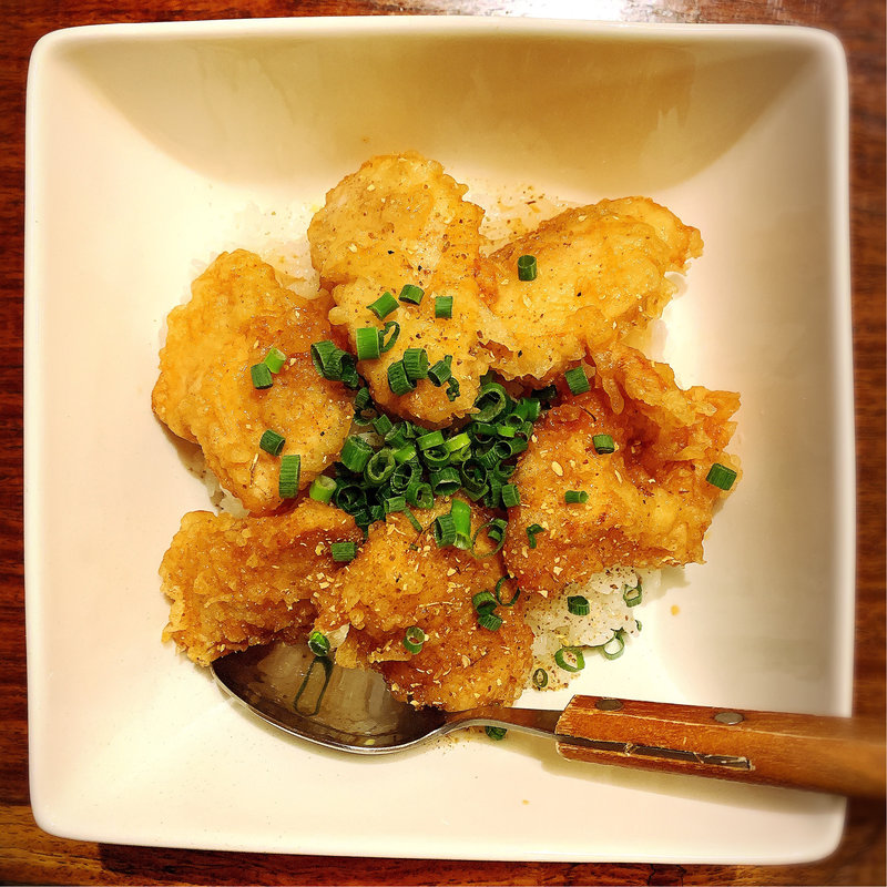 鈴木ちゃんのトリ天丼(メシ酒場 鈴木ちゃん)