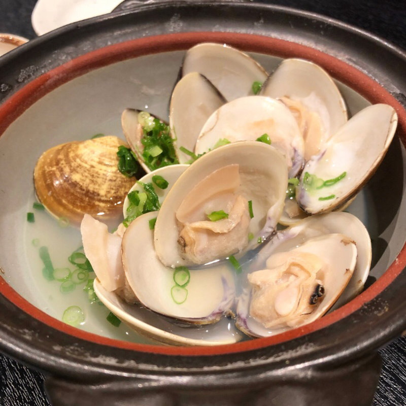 ハマグリ酒鍋(シオリヤ太陽族)