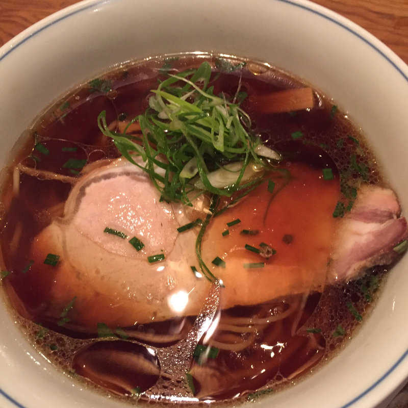 秋田比内地鶏と大阪河内鴨の醤油らーめん(千ふく)