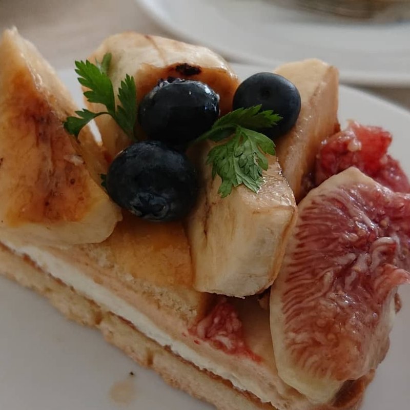 キャラメル焼バナナと花いちじく(フルーツショップ青森屋 )