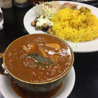 赤い鶏カレー(カレーは飲み物。ニュー新橋ビル店)