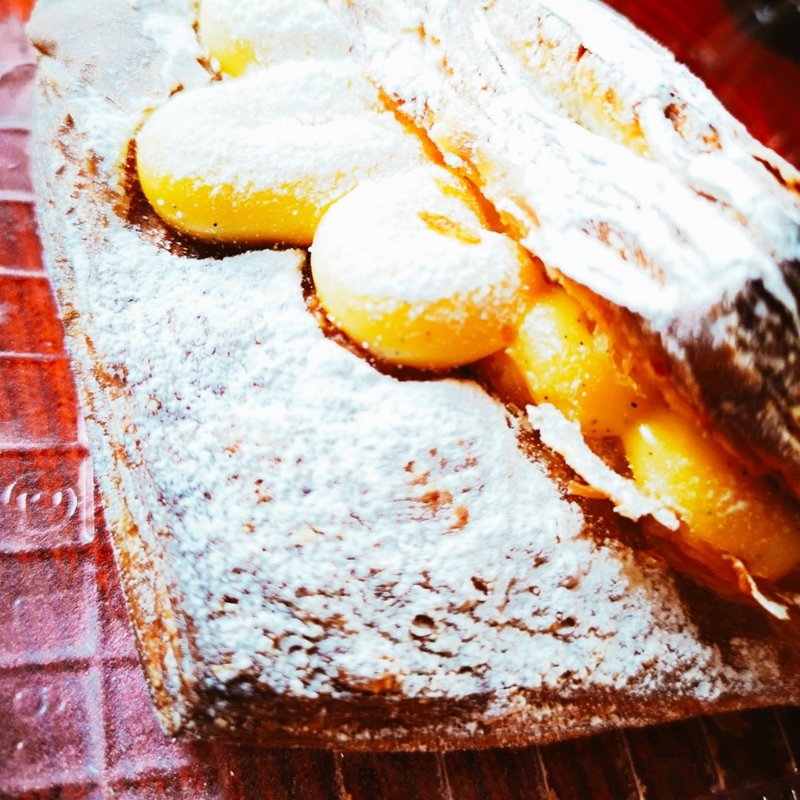 パン-アラ-クレーム(ル・ブーランジェ・ドゥ・モンジュ GINZA SIX店)