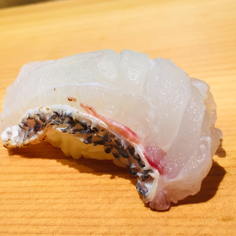 活〆真鯛(築地 すし鮮 天文館2号店)