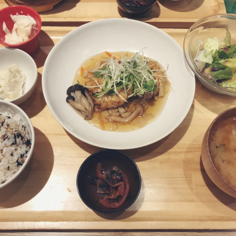 五穀ひじきと豆腐のハンバーグ野菜あん(おぼんdeごはん 名古屋JRゲートタワー店)