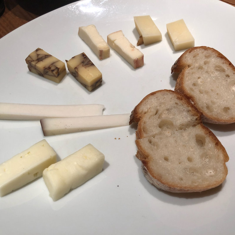 チーズ盛り合わせ(中野アッカ)