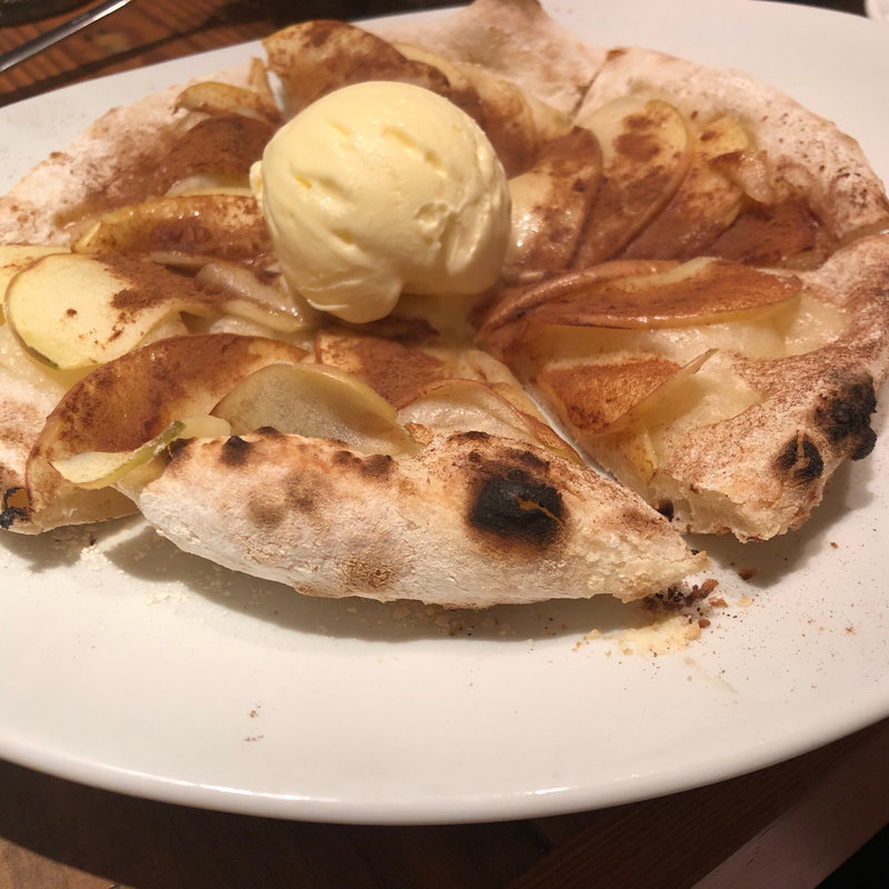 林檎のピザ(中野アッカ)