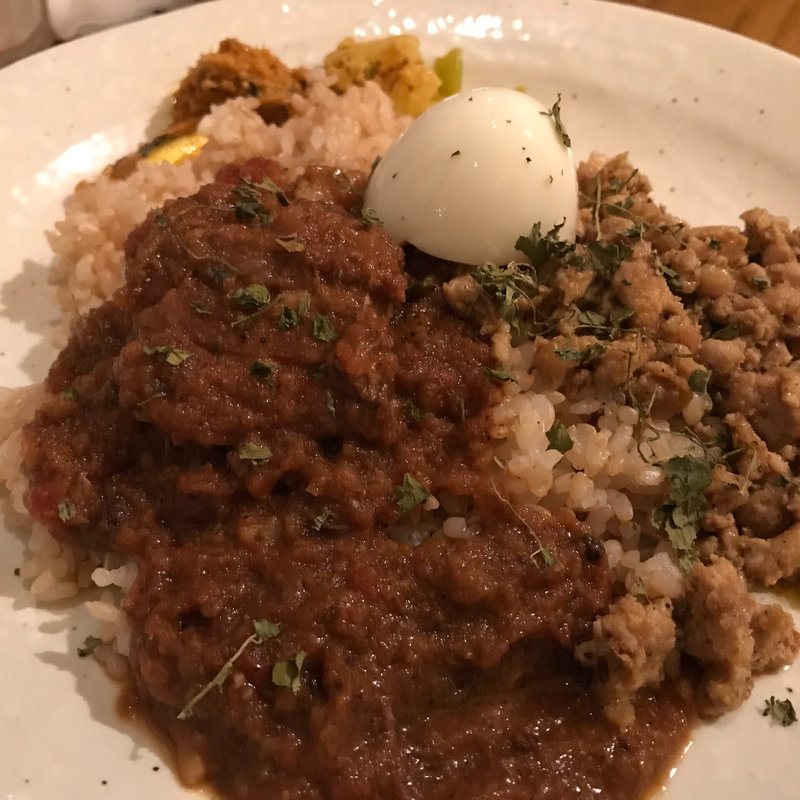 ポークビンダルーと鳥キーマ(博多のカレ)