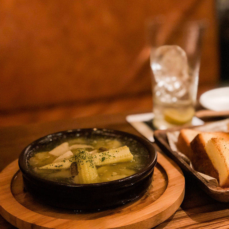 海老とキノコのアヒージョ(シュガー・プラム サンジュウサン)