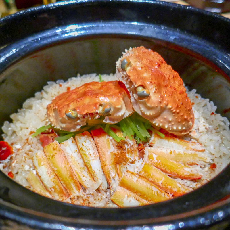 香箱ガニの土鍋ご飯(一献 （いっこん）)