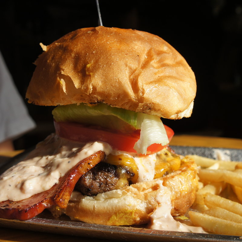 プレミアムベーコンチーズバーガー(Jami Jami Burger ジャミジャミバーガー 森野店)