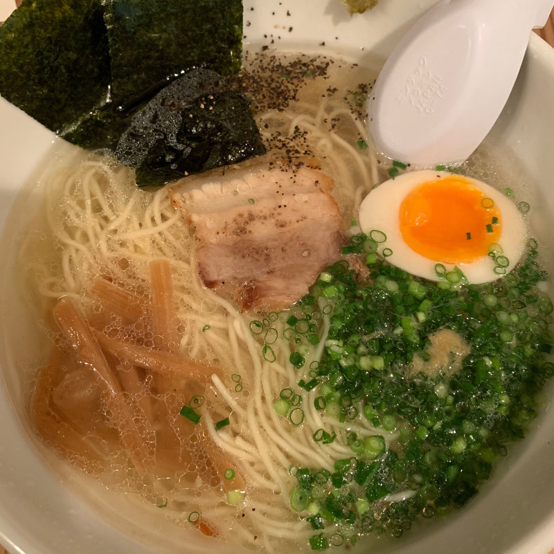 塩らあめん煮卵入り(博多塩らあめん えん 2号店)