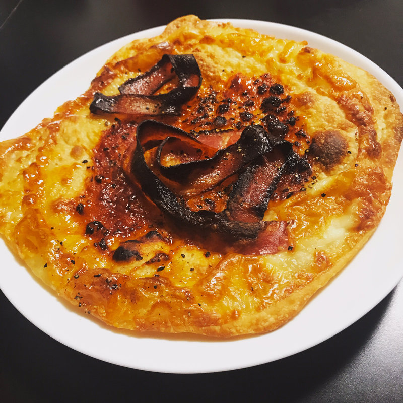 のび〜るとろりんチーズピザ ベーコン(ハートブレッドアンティーク 銀座店)