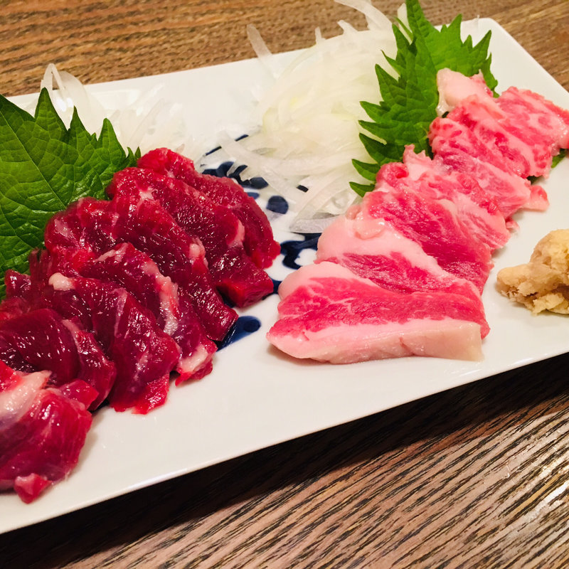 馬ハラミとバラヒモサシ(もつ鍋 ひで【馬刺し・馬焼】)