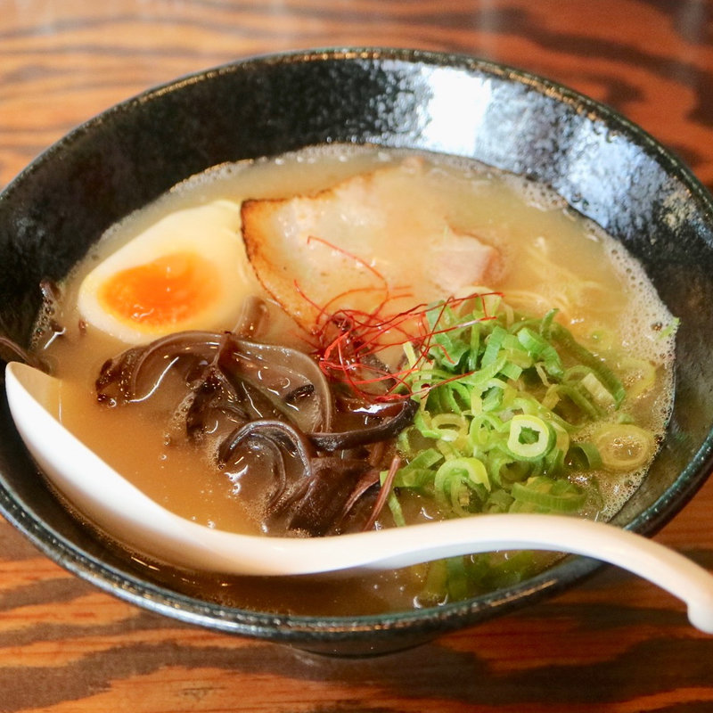 豚骨白(豚骨ラーメン一宮)