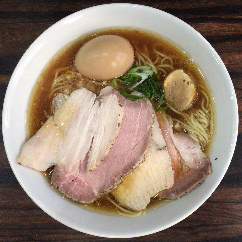 アジ煮干中華そば＋肉増し＋昔ながらの固ゆで玉子(中華そば 梟)