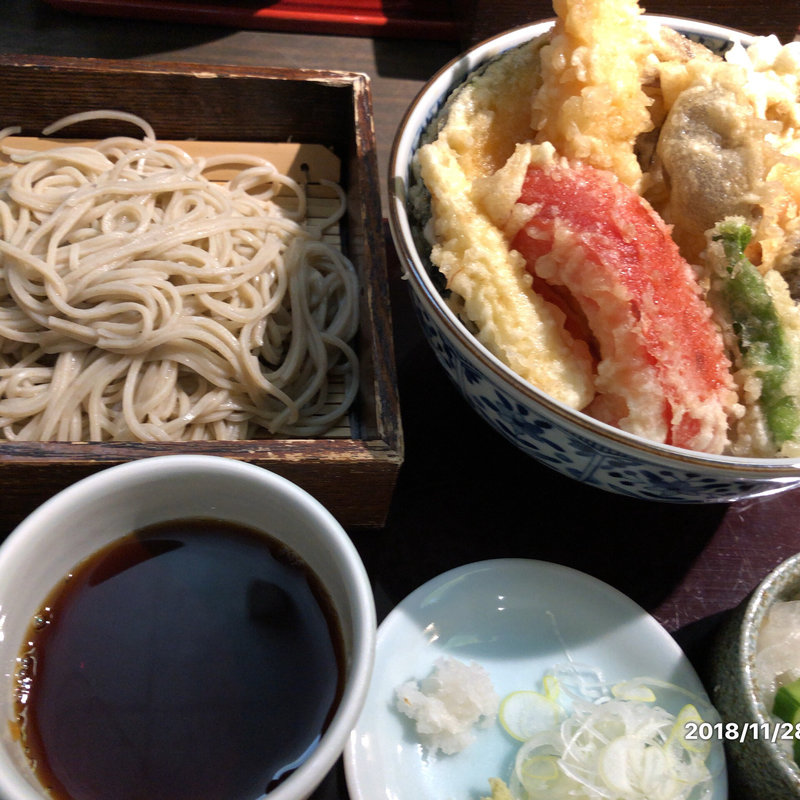天丼と蕎麦のセット(銀杏 （ぎんなん）)
