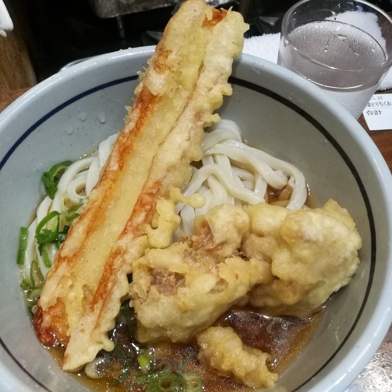 とり天ちくわ天うどん・冷(おにやんま　五反田本店)