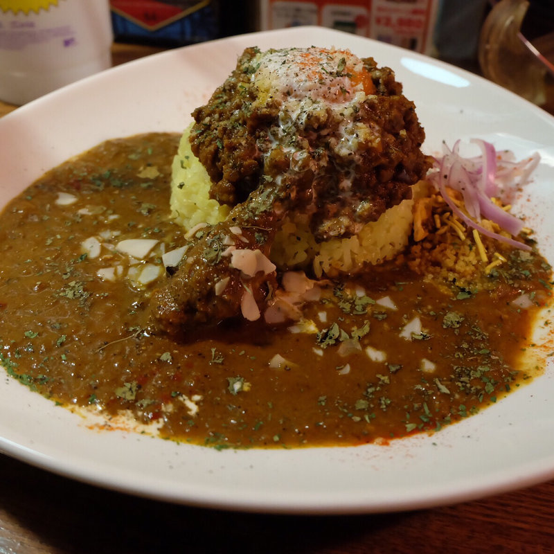 Wカレー チキンVSキーマ(The Modern Lovers)