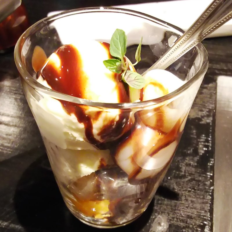 白玉入りサンデーアイス(若竹 鉄板酒場 川崎店)