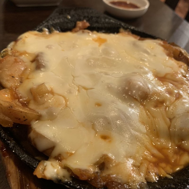 チーズタッカルビ(真心 TEPPAN イザカ屋のビッケ)