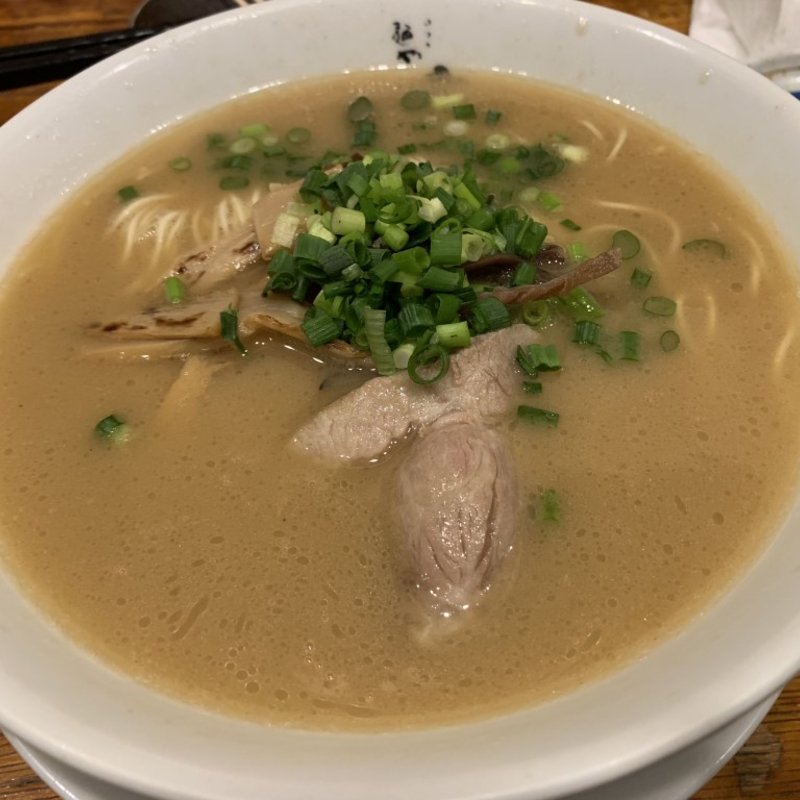 博多豚骨ラーメン(麺や おの食堂)