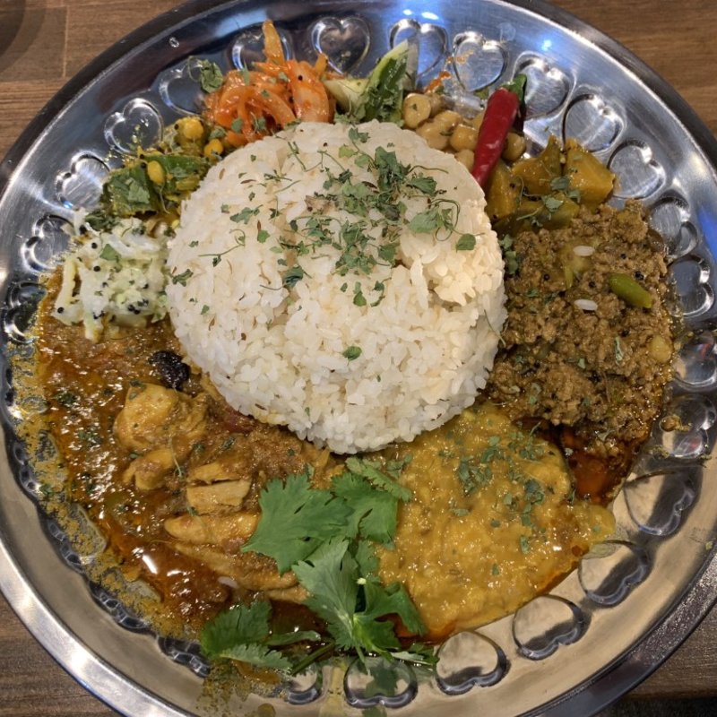 南のチキンカリー&キーマ＋100円で大盛(六本松 カレチネ)