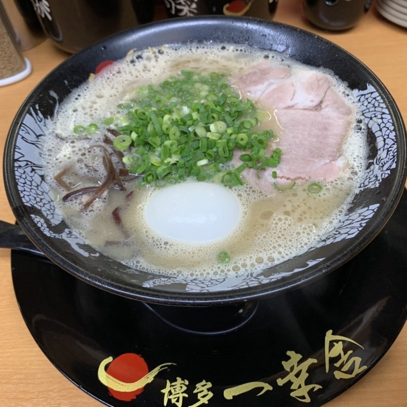 味玉ラーメン(博多一幸舎 中洲店 （いっこうしゃ）)