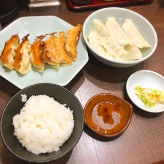 焼き餃子＋水餃子＆ライス(宇都宮みんみん ホテル アール・メッツ店 )