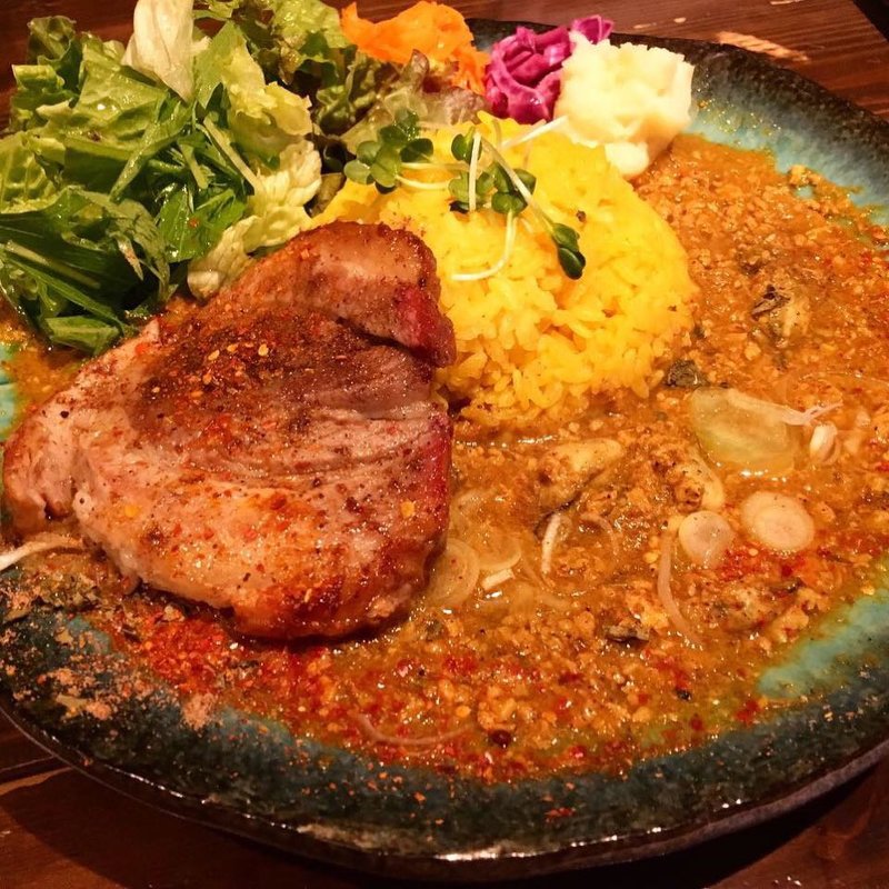 牡蠣と鶏キーマカレー+スパイスポルケッタ(アンディーカリー （ANDY CURRY）)