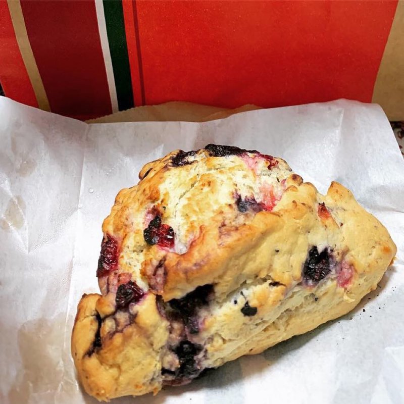 アメリカンスコーンミックスベリー(スターバックスコーヒー 市ヶ谷駅前店)