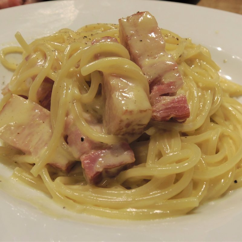 濃厚チーズのカルボナーラ　  ～パルミジャーノ・レッジャーノ～　(江坂バル 炭火とお肉とお魚と Mr.MEAT & Ms.CHEESE)