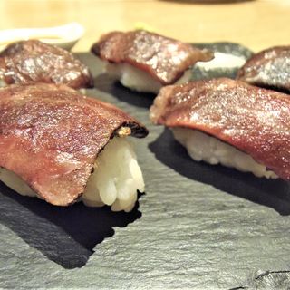 黒毛和牛の絶品！肉寿司(江坂バル 炭火とお肉とお魚と Mr.MEAT & Ms.CHEESE)