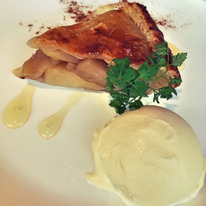 アップルパイ(シェリル Cafe&Bar)