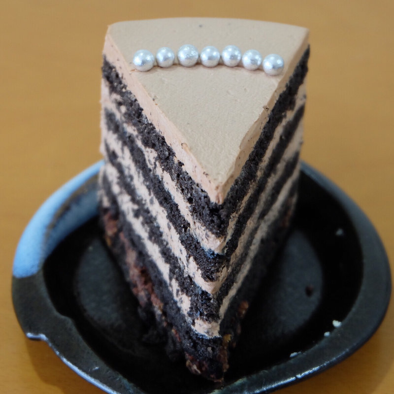 黒胡麻のチョコレートケーキ(洋菓子店slow)