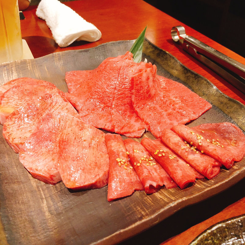 お肉盛り合わせ(蕃 YORONIKU)