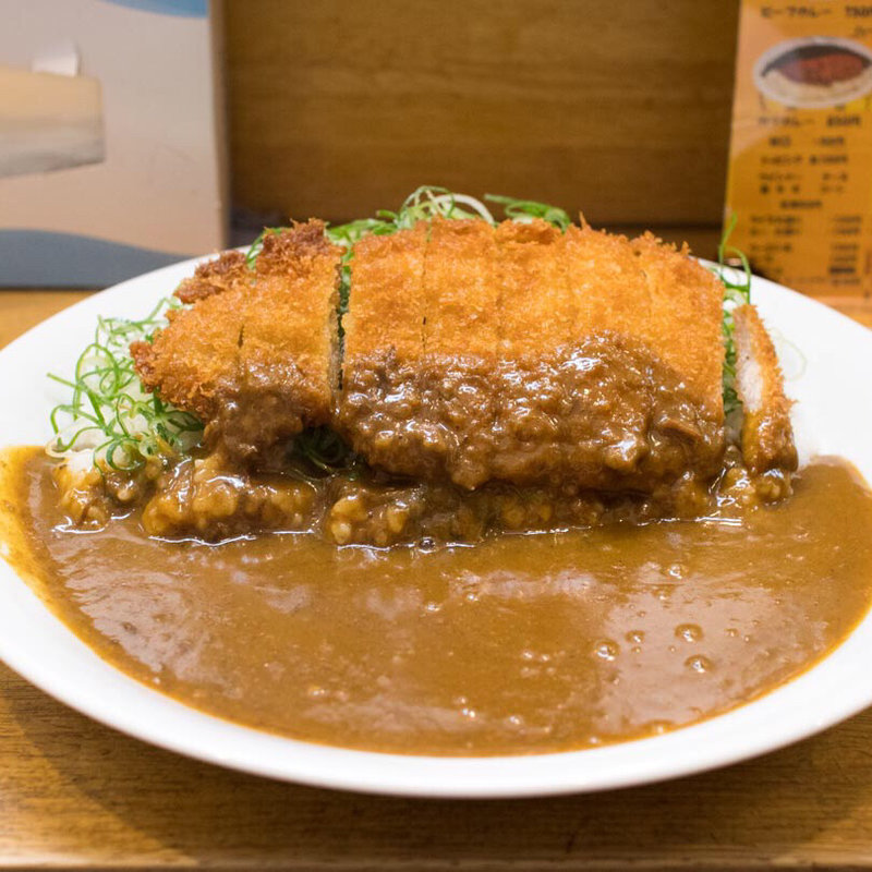 カツカレー+青ネギ(モジャカレー 姫路駅店)