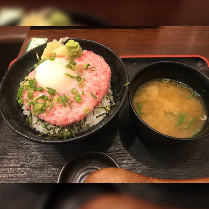 ネギトロ月見丼 大盛り(魚人食堂 （ウオンチュショクドウ）)