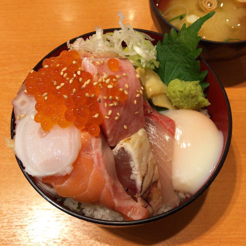 海鮮ゴロゴロねぎとろ全部盛り丼(魚の旨い店 飯田橋本店 )