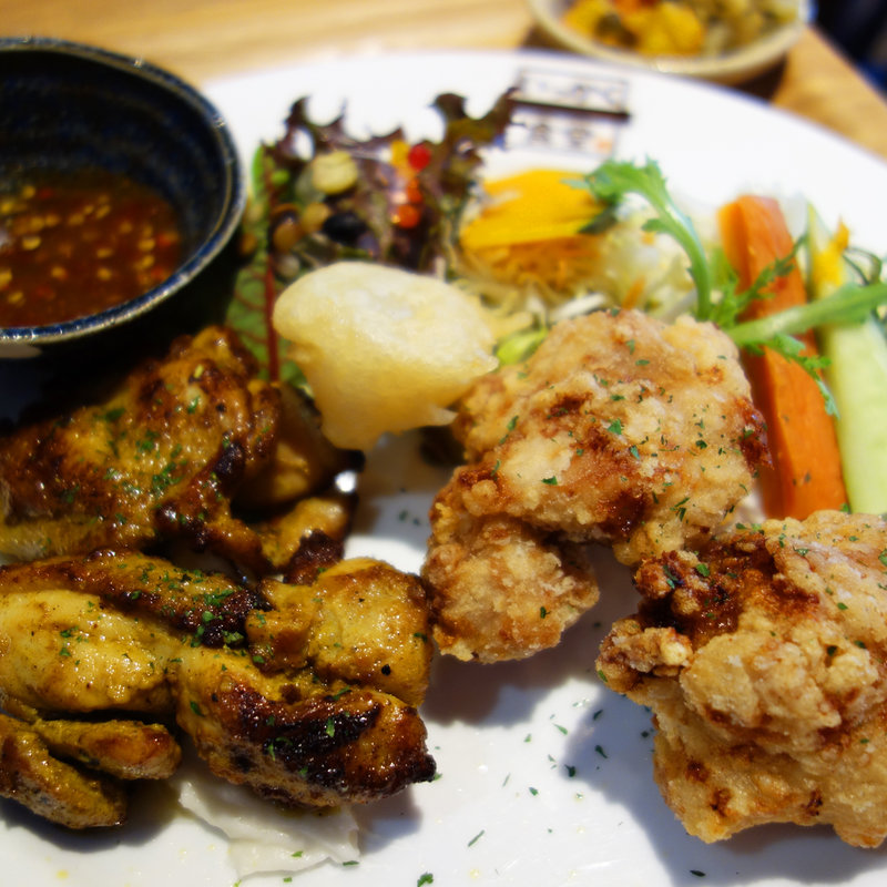 鶏の唐揚げ＆タンドリーチキン定食(いっかく食堂 六本松店)
