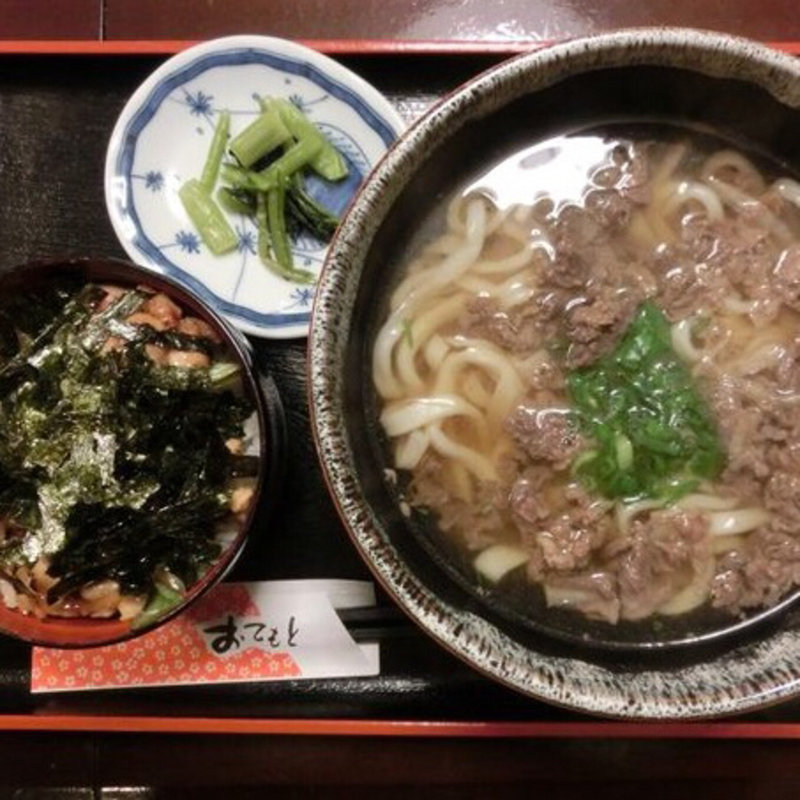 肉うどん+とり丼(うどん　隠れ家 （【旧店名】隠れ処）)