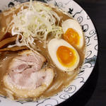 濃厚魚介醤油ラーメン(つけ麺 八芒星)